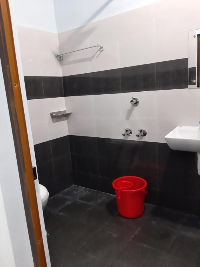 Madaparambil Residency Alwaye Exteriör bild
